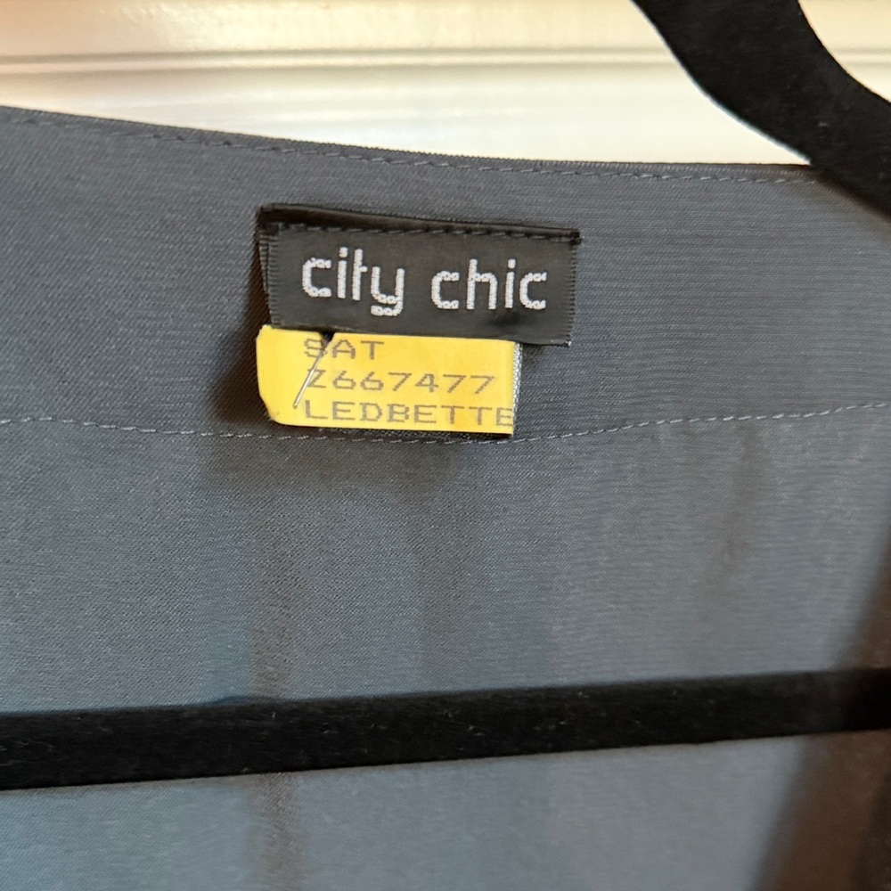 City Chic gunmetal charcoal gray wrap top with tie waist SZ 18 - Picture 4 of 6